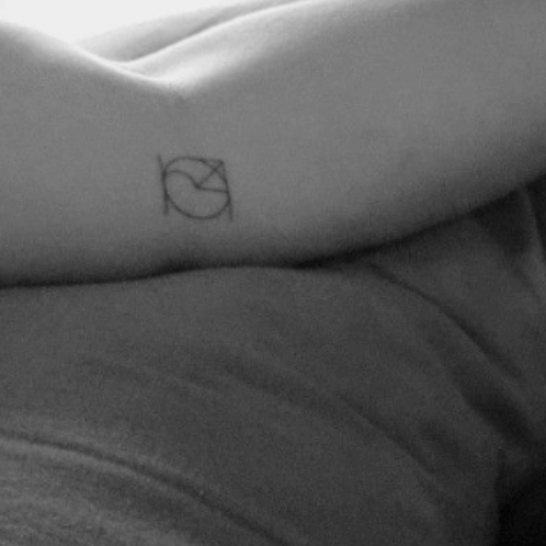 Custom logo design by Danibydsgn, offering name logo designs and name tattoo designs. Ideal for tattoo design inspiration, fine line tattoos, small tattoos, and body art. Perfect for those seeking unique tattoo ideas or versatile personalized name logos