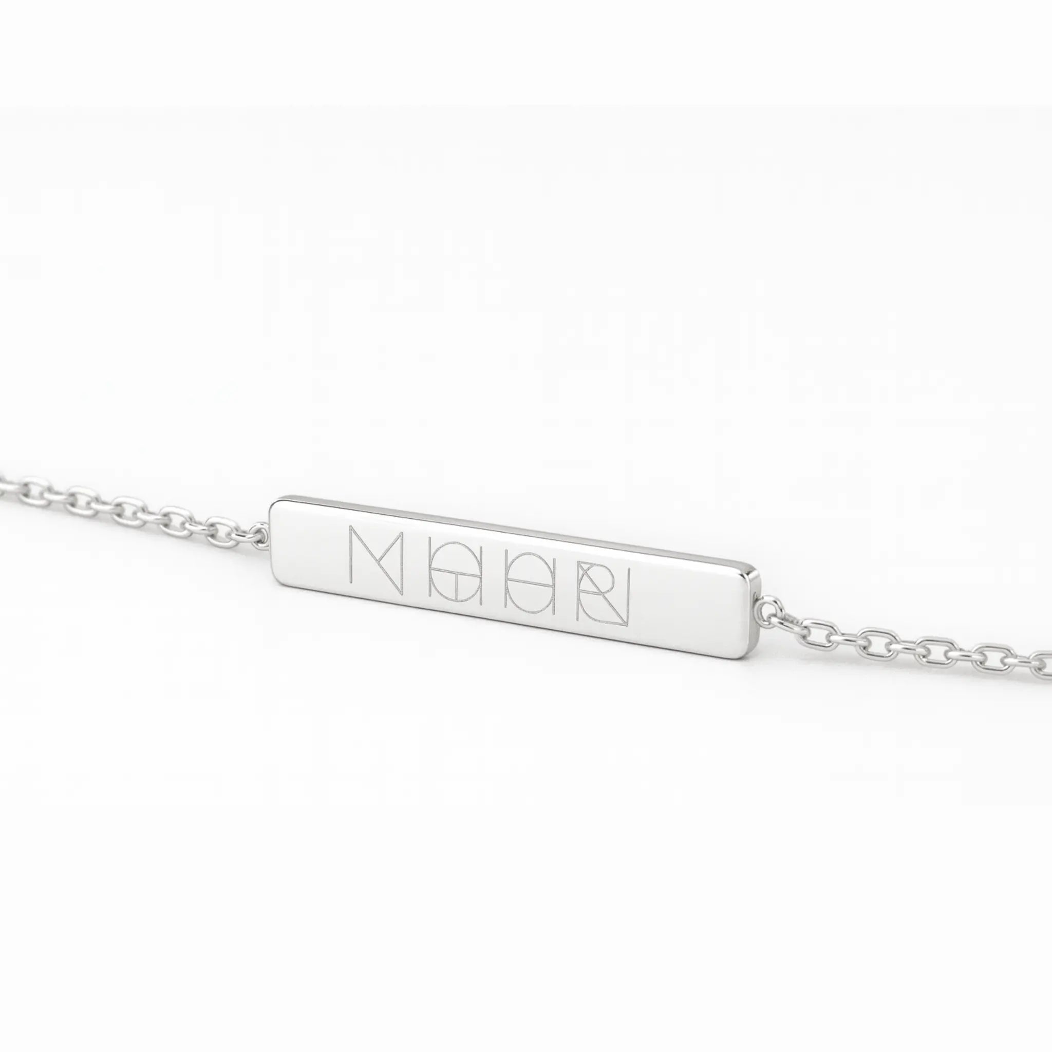 Engravable bar bracelet in 925 sterling silver by Danibydsgn, featuring four customizable symbols for personalization.
