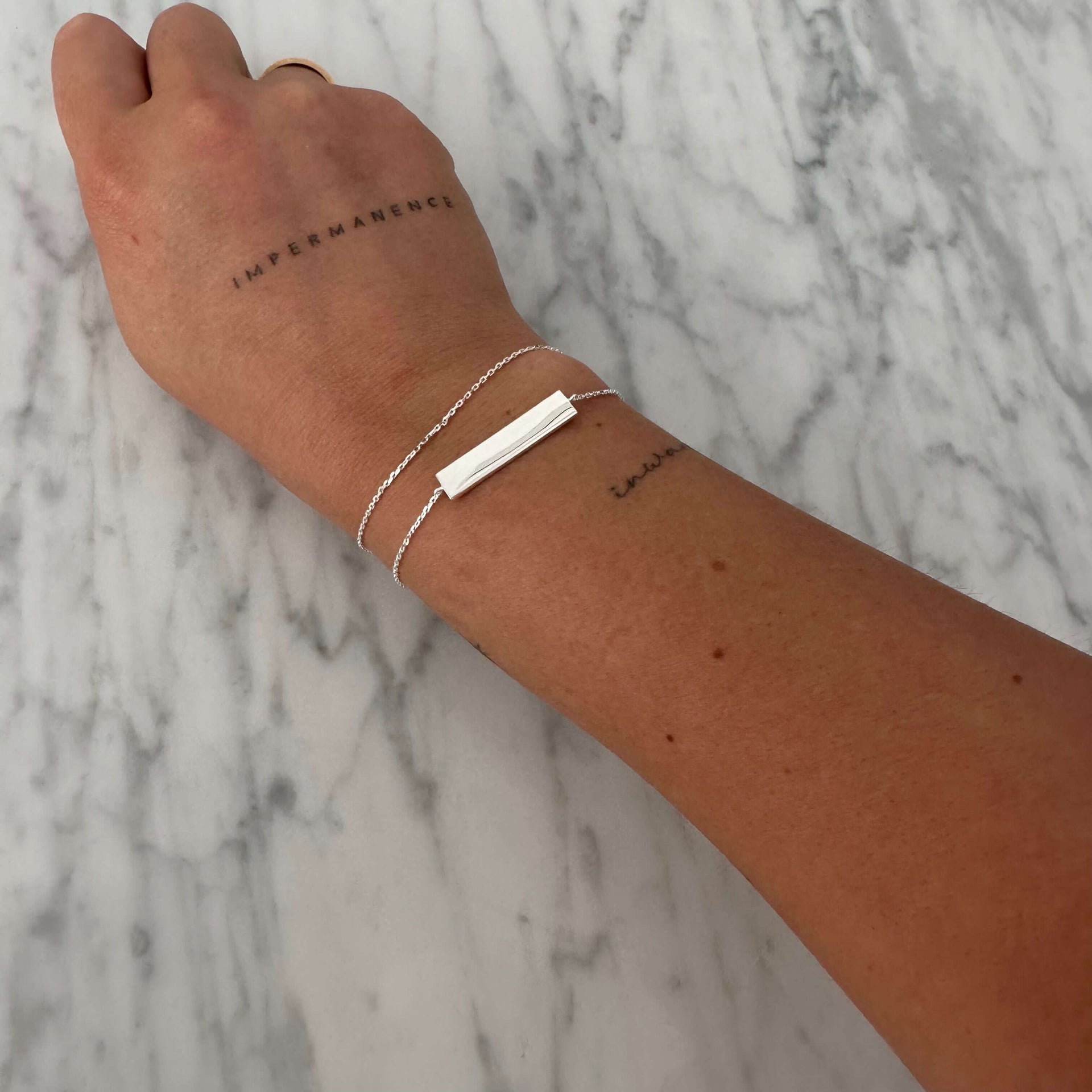 Engravable online bar bracelet